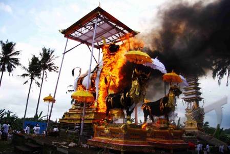 ngaben cremation ceremony in bali