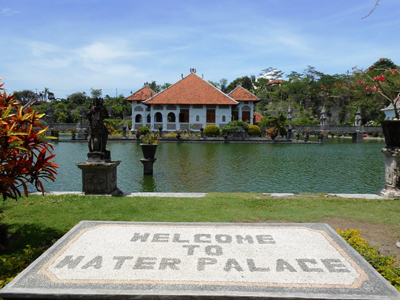 taman ujung karangasem bali rent car
